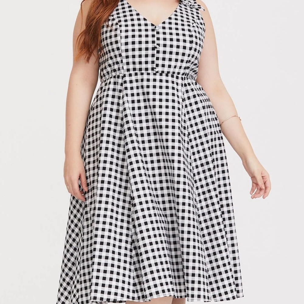 Like New Torrid Retro Chic Gingham bow strap skater dress 16